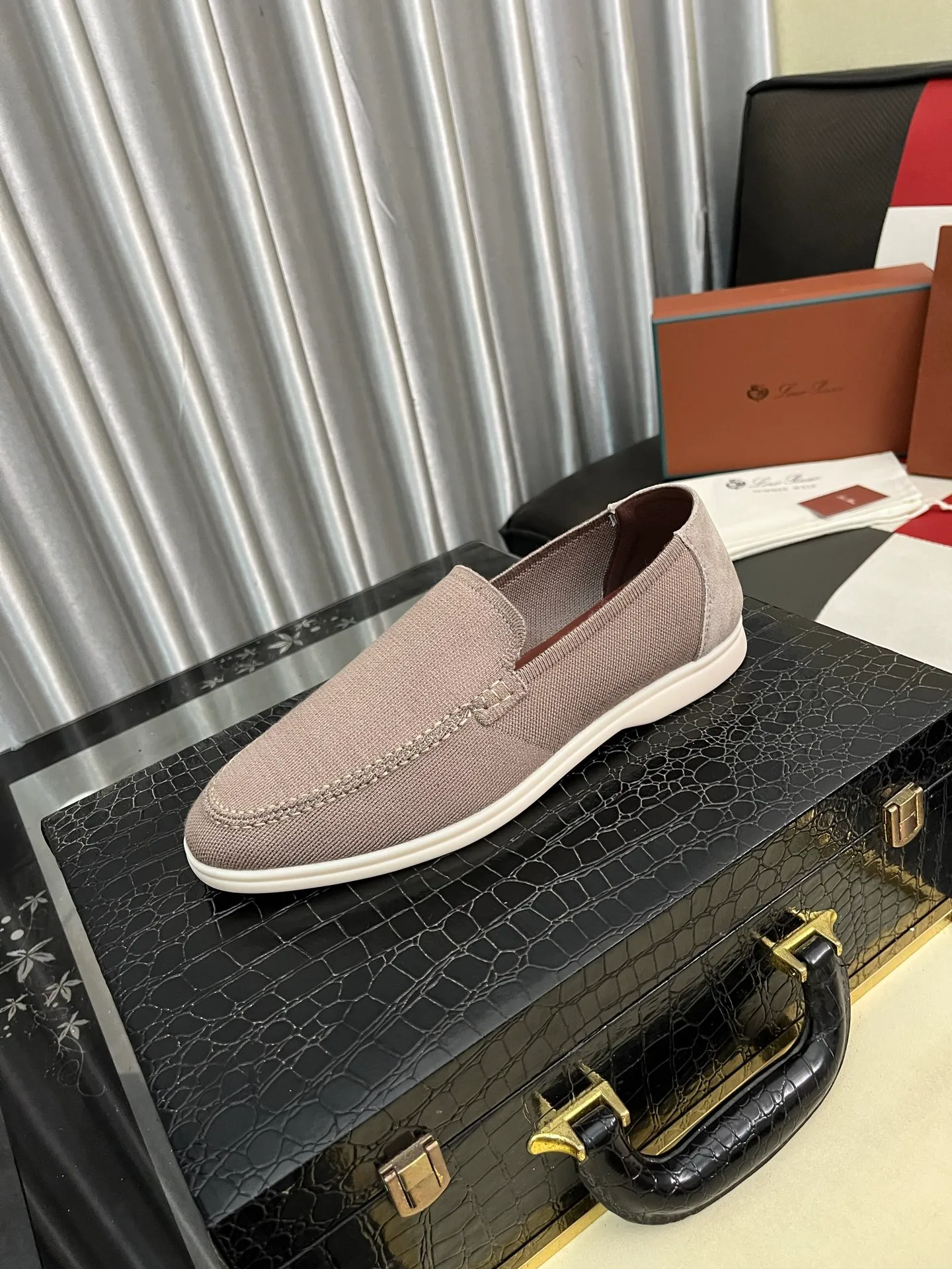 Men's men's shoes💰420⌚️⌚️Loro*Piana pure original 2025 soft and comfortable LP deerskin flat-soled casual star's same style slip-on Loaf men's shoes, size: 38-446️⃣colors available